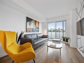 Sleek 1BR & office Condo - CN Tower, Skyline view